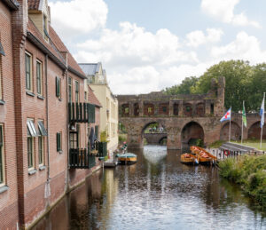 Een brug uit de middeleeuwen over de Berkel in Zutphen.